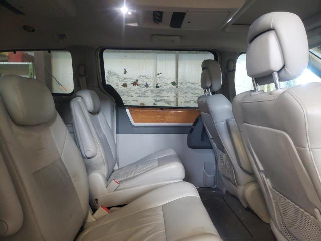 Photo 11 from auction – 2010 CHRYSLER TOWN & COU with VIN 2A4RR6DX1AR330139