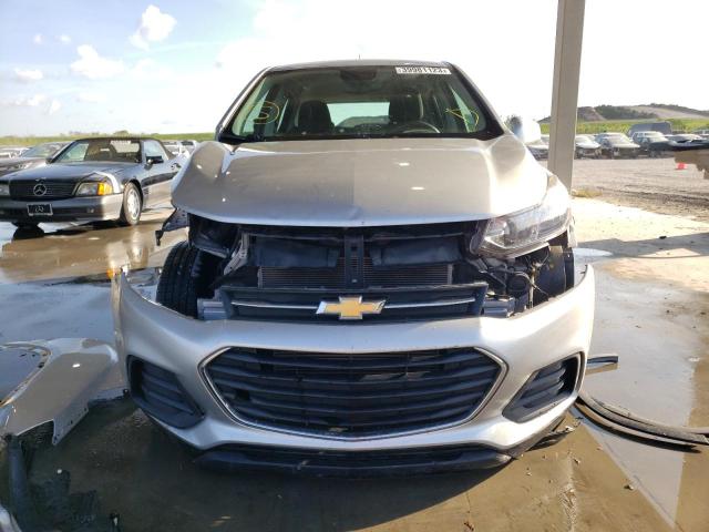 Photo 5 from auction – 2017 CHEVROLET TRAX LS with VIN KL7CJKSB3HB104662