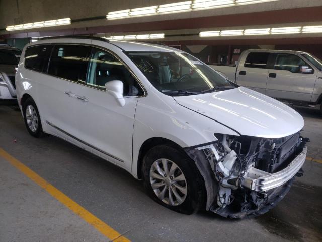 Photo 4 from auction – 2017 CHRYSLER PACIFICA T with VIN 2C4RC1BG2HR635026