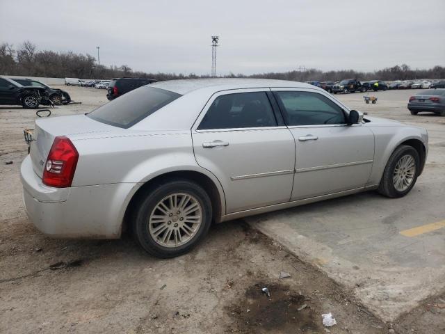 Photo 3 from auction – 2010 CHRYSLER 300 TOURIN with VIN 2C3CA4CD3AH119551