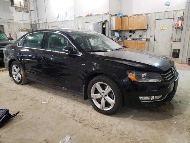 Photo 4 from auction – 2015 VOLKSWAGEN PASSAT S with VIN 1VWAS7A3XFC112051