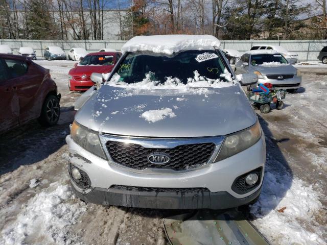 Photo 5 from auction – 2011 KIA SORENTO EX with VIN 5XYKU4A24BG031673