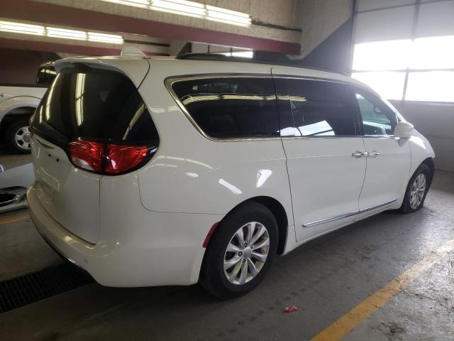 Photo 3 from auction – 2017 CHRYSLER PACIFICA T with VIN 2C4RC1BG2HR635026