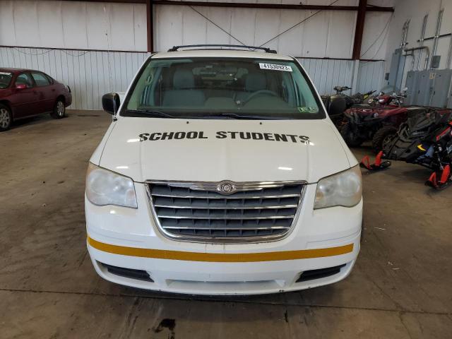 Photo 5 from auction – 2010 CHRYSLER TOWN & COU with VIN 2A4RR4DE7AR315230