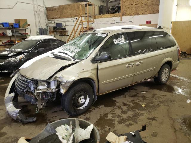 CHRYSLER TOWN & COU 2005 with VIN 2C4GP44RX5R519161 - Photo from auction