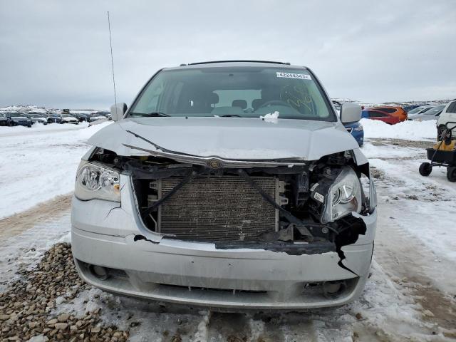 Photo 5 from auction – 2010 CHRYSLER TOWN & COU with VIN 2A4RR5D17AR192919