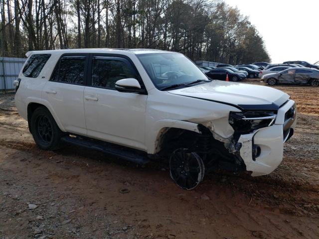 Photo 4 from auction – 2018 TOYOTA 4RUNNER SR with VIN JTEZU5JR2J5174092