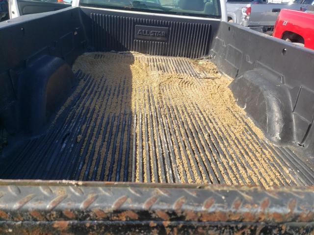 Photo 10 from auction – 2005 CHEVROLET SILVERADO with VIN 1GCEC14X35Z252676