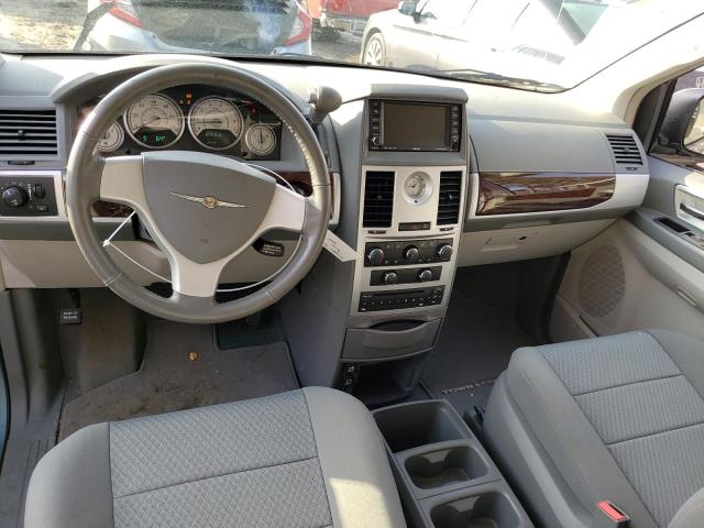 Photo 8 from auction – 2010 CHRYSLER TOWN & COU with VIN 2A4RR5D1XAR183454