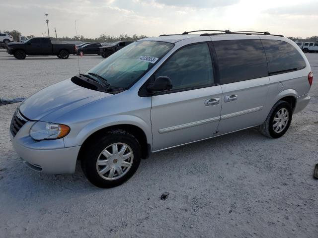 CHRYSLER TOWN & COU 2005 with VIN 2C4GP54L85R337671 - Photo from auction