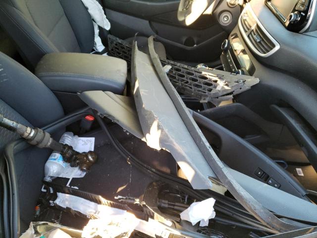 Photo 13 from auction – 2020 HYUNDAI TUCSON SE with VIN KM8J2CA41LU117354