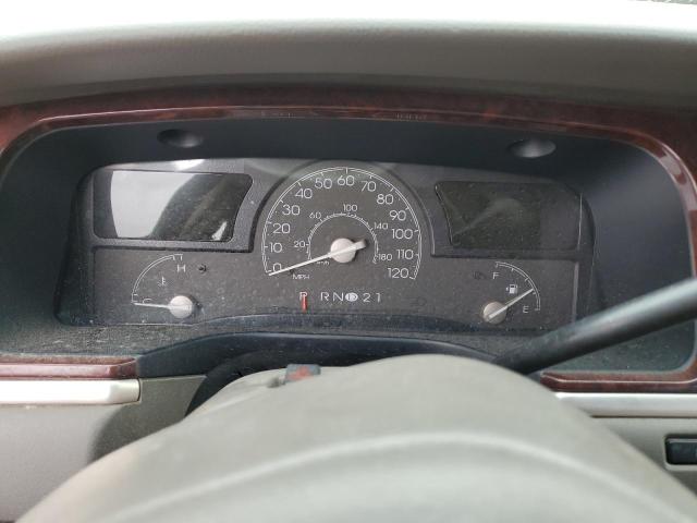 Photo 9 from auction – 2004 LINCOLN TOWN CAR E with VIN 1LNHM81W94Y667838