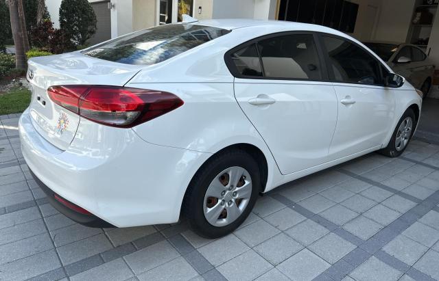 Photo 4 from auction – 2017 KIA FORTE LX with VIN 3KPFK4A78HE085065