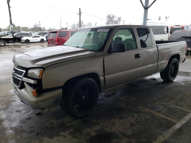 CHEVROLET SILVERADO 2006 with VIN 1GCEC19V96Z229363 - Photo from auction