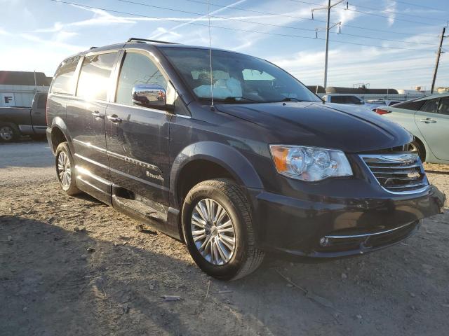 Photo 4 from auction – 2015 CHRYSLER TOWN & COU with VIN 2C4RC1CG1FR534880