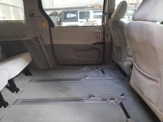 Photo 11 from auction – 2014 TOYOTA SIENNA LE with VIN 5TDJK3DC7ES082432