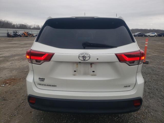 Photo 6 from auction – 2017 TOYOTA HIGHLANDER with VIN 5TDKZRFH5HS514354