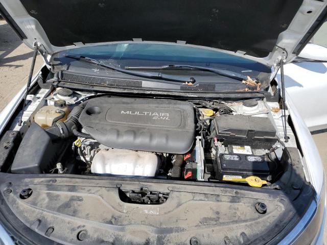 Photo 11 from auction – 2015 CHRYSLER 200 LIMITE with VIN 1C3CCCABXFN676638