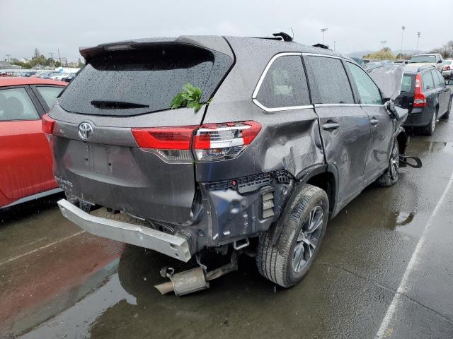 Photo 3 from auction – 2017 TOYOTA HIGHLANDER with VIN 5TDZZRFH1HS209304