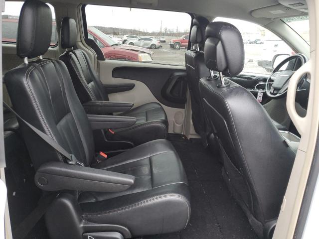 Photo 11 from auction – 2014 CHRYSLER TOWN & COU with VIN 2C4RC1BGXER404208