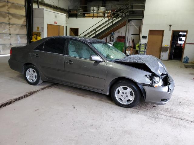 Photo 4 from auction – 2002 TOYOTA CAMRY LE with VIN JTDBE30K520034886