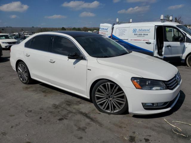 Photo 4 from auction – 2015 VOLKSWAGEN PASSAT SE with VIN 1VWBS7A30FC020824