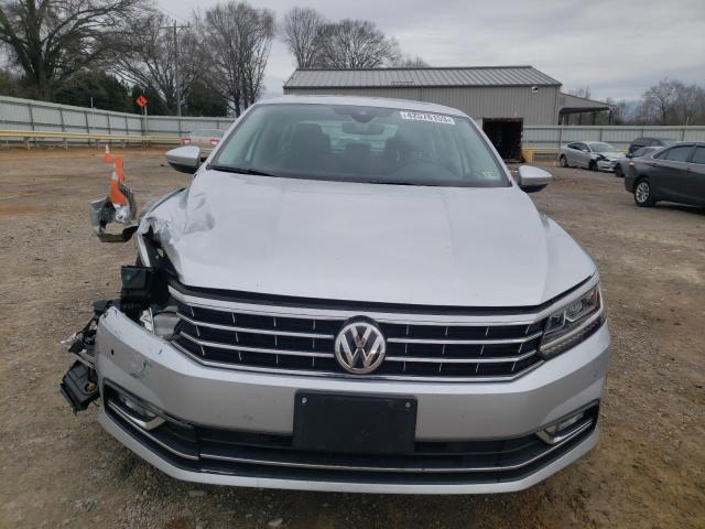 Photo 5 from auction – 2017 VOLKSWAGEN PASSAT SEL with VIN 1VWCT7A30HC021122