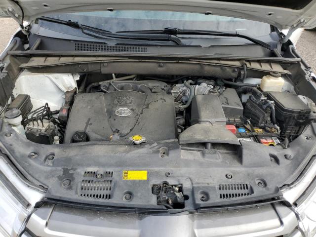 Photo 12 from auction – 2017 TOYOTA HIGHLANDER with VIN 5TDKZRFH4HS516418