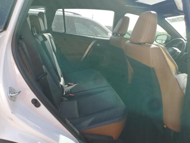 Photo 11 from auction – 2017 TOYOTA RAV4 SE with VIN JTMNFREV4HD106923