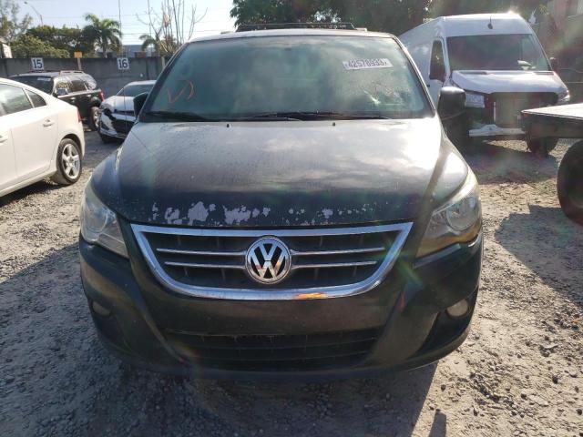 Photo 5 from auction – 2011 VOLKSWAGEN ROUTAN SE with VIN 2V4RW3DG8BR717436