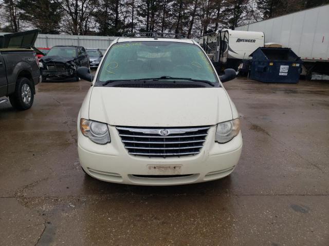 Photo 5 from auction – 2007 CHRYSLER TOWN & COU with VIN 2A4GP54L27R196397
