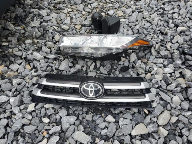 Photo 13 from auction – 2017 TOYOTA HIGHLANDER with VIN 5TDKZRFH2HS232186