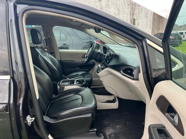 Photo 5 from auction – 2017 CHRYSLER PACIFICA T with VIN 2C4RC1BG4HR530097