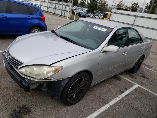TOYOTA CAMRY LE 2005 with VIN 4T1BE30K65U556645 - Photo from auction