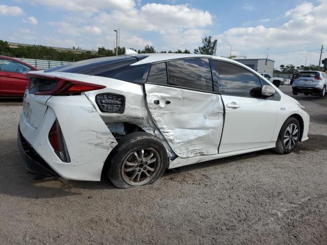 Photo 3 from auction – 2018 TOYOTA PRIUS PRIM with VIN JTDKARFP9J3071261