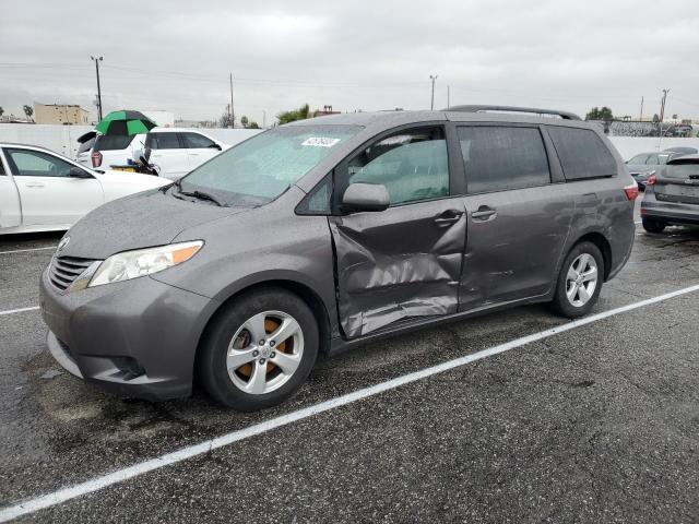 Photo 1 from auction – 2016 TOYOTA SIENNA LE with VIN 5TDKK3DC4GS697592