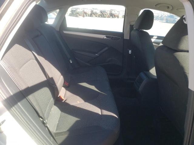 Photo 10 from auction – 2016 VOLKSWAGEN PASSAT S with VIN 1VWAS7A32GC032079