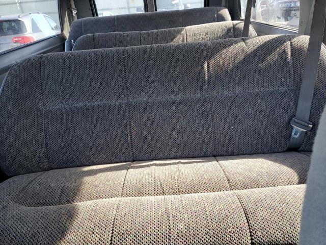 Photo 11 from auction – 2000 DODGE RAM WAGON with VIN 2B5WB25Z5YK104820