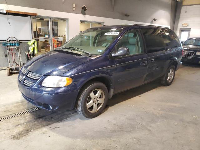 DODGE GRAND CARA 2005 with VIN 2D4GP44L85R137709 - Photo from auction