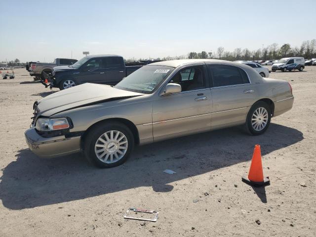 LINCOLN TOWN CAR E 2004 with VIN 1LNHM81W44Y679847 - Photo from auction