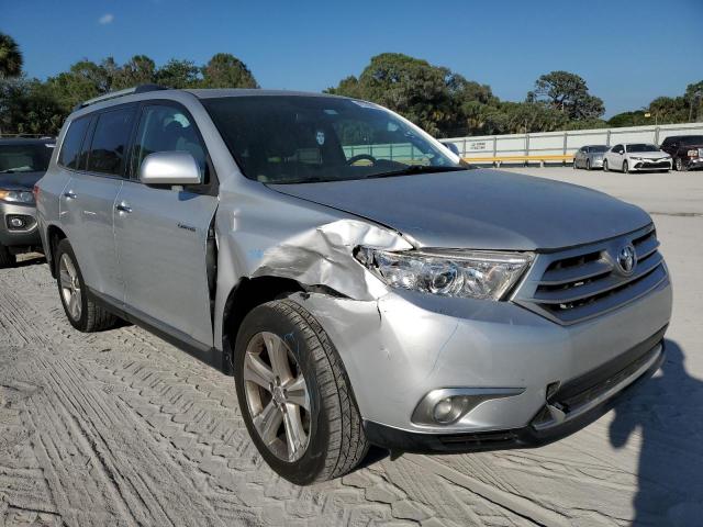 Photo 4 from auction – 2013 TOYOTA HIGHLANDER with VIN 5TDYK3EH9DS105779