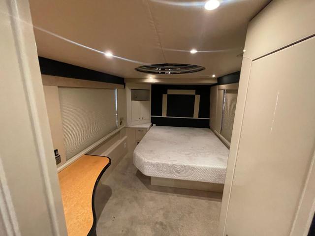 Photo 6 from auction – 1997 PREVOST BUS with VIN 2PCV33497V1011855