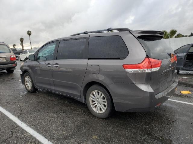 Photo 2 from auction – 2013 TOYOTA SIENNA XLE with VIN 5TDYK3DC9DS394247