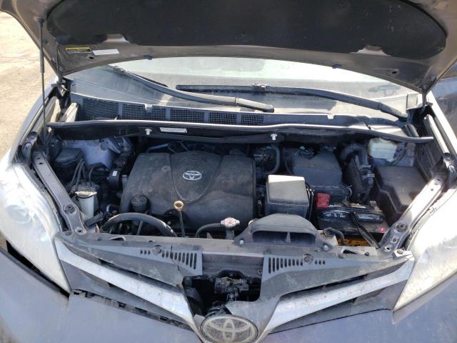 Photo 12 from auction – 2018 TOYOTA SIENNA XLE with VIN 5TDDZ3DC8JS206100
