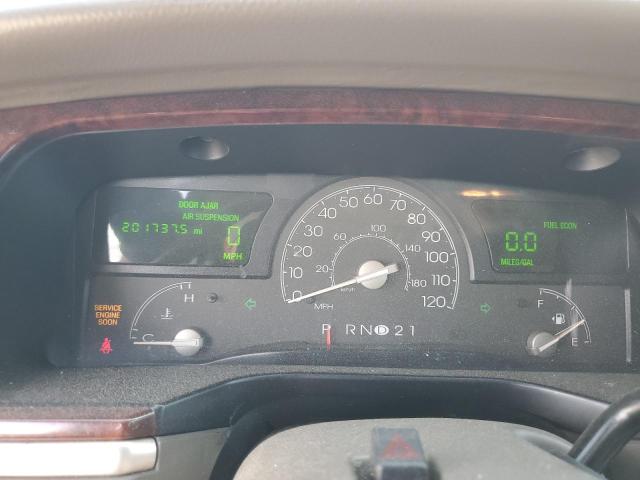 Photo 9 from auction – 2004 LINCOLN TOWN CAR E with VIN 1LNHM81W44Y679847