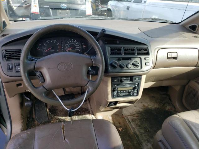 Photo 8 from auction – 2000 TOYOTA SIENNA with VIN 4T3ZF13C2YU242331