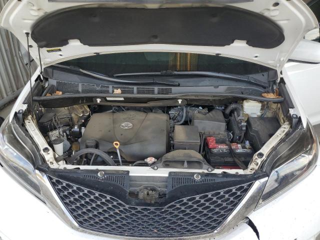Photo 12 from auction – 2017 TOYOTA SIENNA SE with VIN 5TDXZ3DCXHS832965