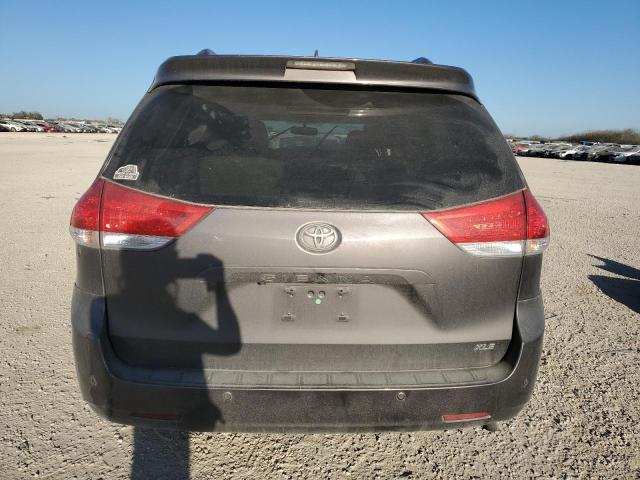 Photo 6 from auction – 2012 TOYOTA SIENNA XLE with VIN 5TDYK3DC0CS232098
