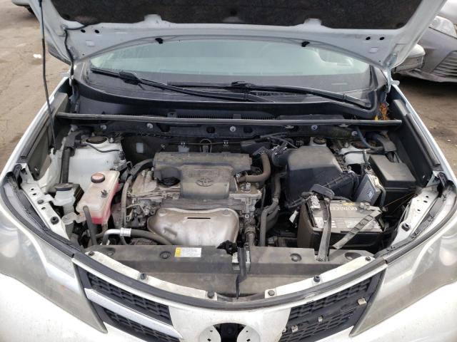Photo 12 from auction – 2015 TOYOTA RAV4 LE with VIN JTMBFREV0FJ050321