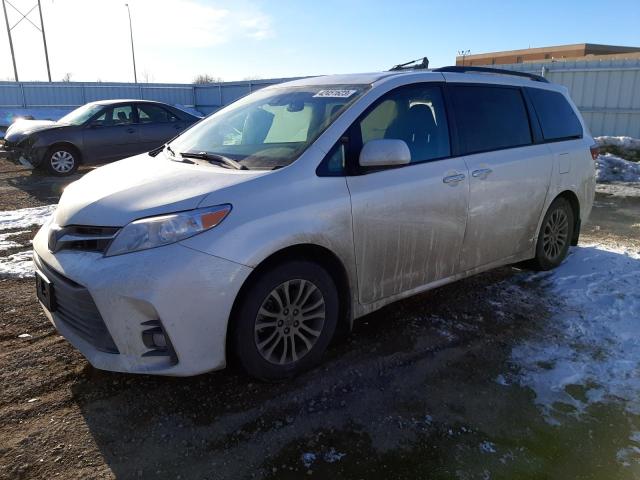 TOYOTA SIENNA XLE 2018 with VIN 5TDYZ3DC8JS959983 - Photo from auction